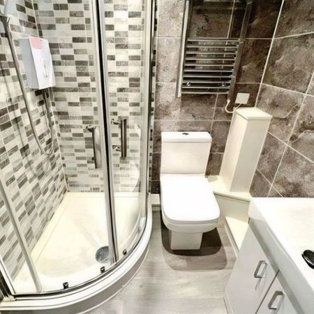 Shirley Road, SO15 - Photo 4