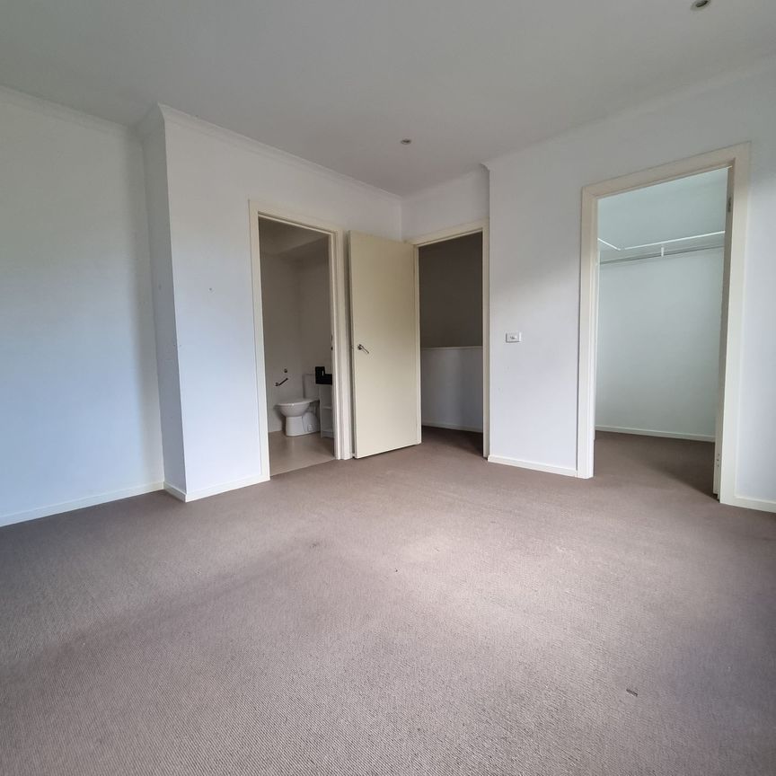 The Village Townhouse&excl; - Photo 1