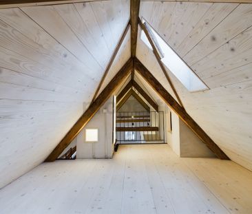 Charming 3.5-room penthouse apartment in a central location in Bätt... - Photo 6