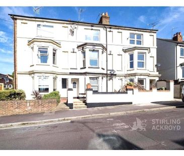 1 bedroom in a house share to rent - Photo 2