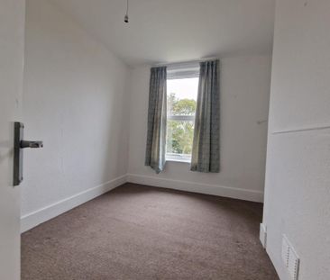 3 bedroom end of terrace house to rent - Photo 3