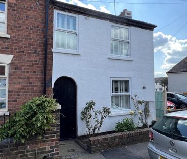 2 bedroom end of terrace house to rent - Photo 2