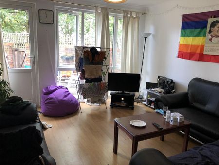 4 bedroom townhouse to rent - Photo 4