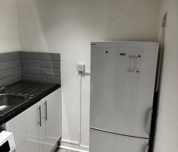 Room in a Shared House, Headingley Avenue, LS6 - Photo 5