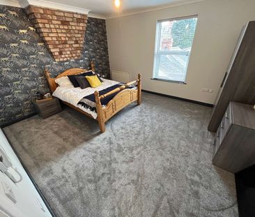 St. Catherines Grove Room 2 - Photo 5