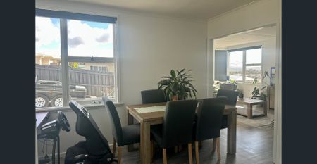 Family home in Claremont - Photo 3