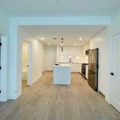 2 bed + 2 bath + den - Photo 2