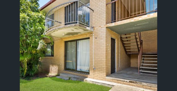 Convenient Woodridge Location - Photo 1