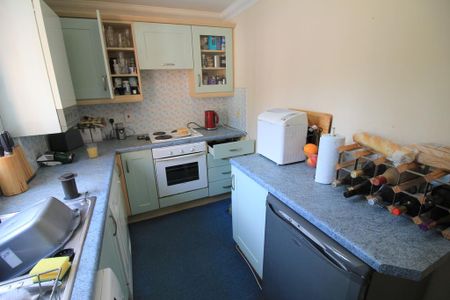 2 bedroom apartment to rent - Photo 3