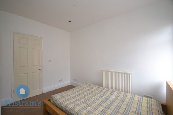 4 bed Mid Terraced House for Rent - Photo 1