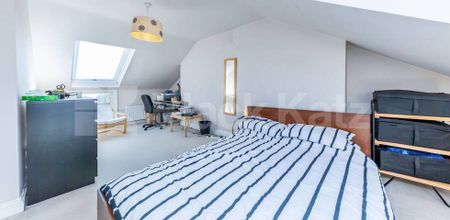 Amazing two double bedroom property set in a period conversion - Photo 5