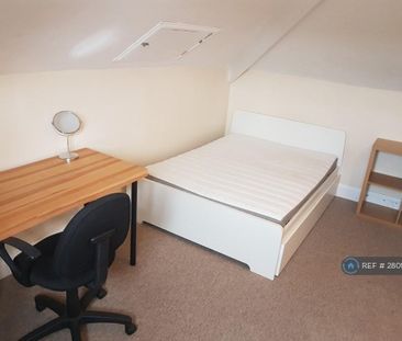 6 bedroom semi-detached house to rent - Photo 4