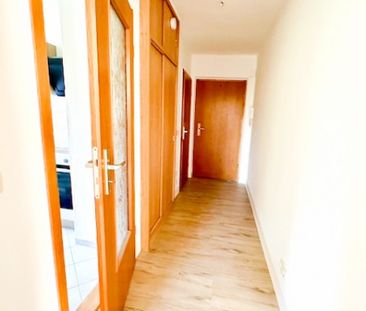 Balkon – Einbauküche – schöne Weitsicht – 2-Raum-Wohnung in Geyer! - Foto 1