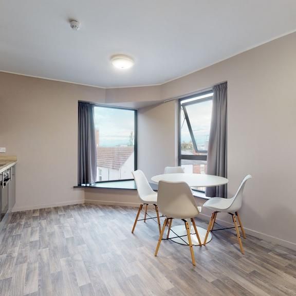 5 bedroom flat to rent - Photo 1