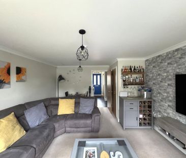 2 bedroom end of terrace house to rent - Photo 1