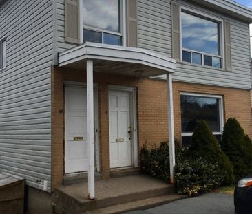 3 Bedroom Main Floor Flat in Southdale! - Photo 1