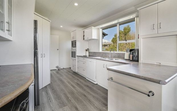 Havelock North - 3 Bedrooms - Photo 1