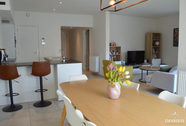 Ruim appartement in Wevelgem met vlotte bereikbaarheid - Photo 1
