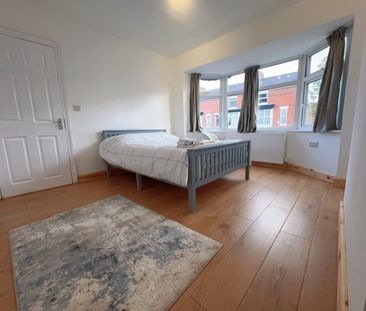 Room in a Shared House, Clarendon Road, M16 - Photo 2