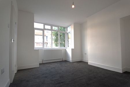 Connaught Road, Luton, LU4 8ER - Photo 2