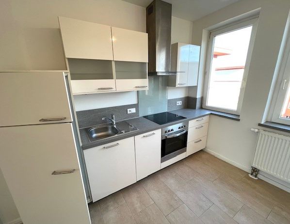 Verwirklichen Sie Ihre Wohnträume – renovierte 2-Zimmer Wohnung in grüner Lage! - Photo 1