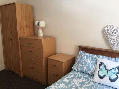 8 bedroom house share to rent - Photo 3