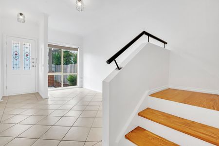 2/400 Clarke Street, Northcote VIC 3070 - Photo 2
