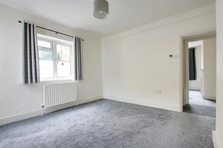 Rucklers Lane, Kings Langley - Photo 2