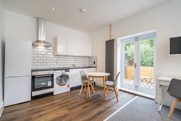 Flat 1A, 16 Clarendon Road, LS2 9NN, Leeds - Photo 1