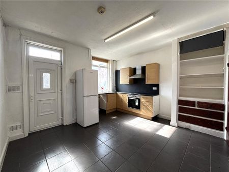 2 bedroom terraced house to rent - Photo 4