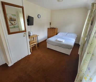 2 Bed Semi-Detached House, Town Street, LS10 - Photo 5