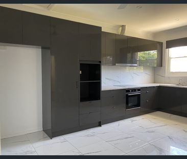 Neat, Sweet and Complete - Photo 4