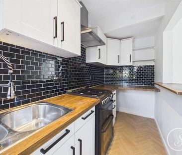 Henconner Gardens, Leeds, LS7 - Photo 2