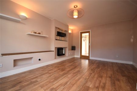 6, Hough End Gardens, Leeds, West Yorkshire, LS13 4HJ - Photo 4