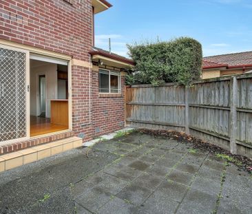 Low Maintenance Living in Essendon - Photo 6