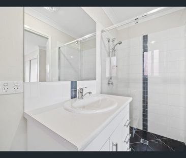 Family Home in convenient location - Photo 4