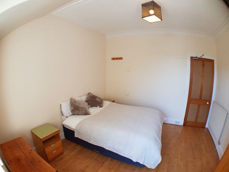 5 Bed Terraced House, King Street, AB24 - Photo 2