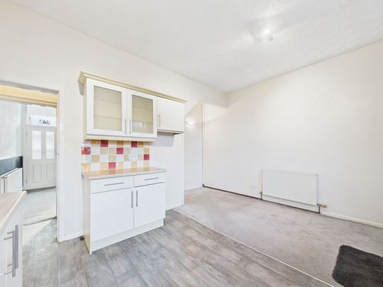 Manchester Road, Tyldesley, M29 - Photo 1