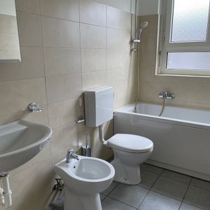 Rent a 2 ½ rooms apartment in Mendrisio - Photo 2