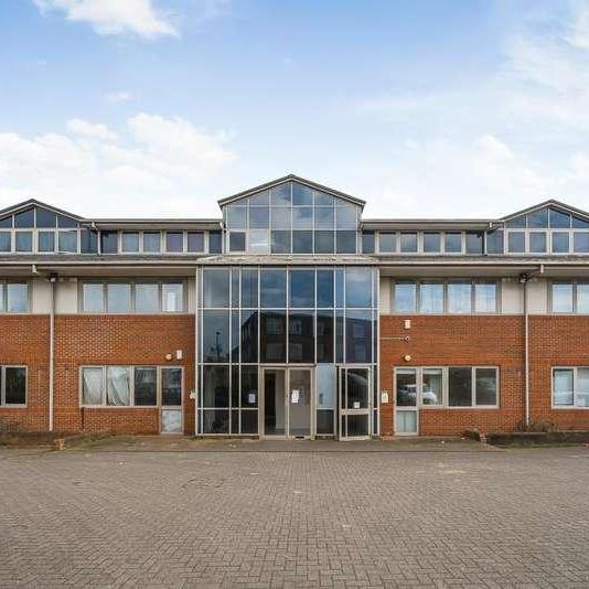 Cleeve Road, Leatherhead, KT22 - Photo 1