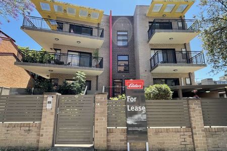 STUDIO APARTMENT IN THE HEART OF BANKSTOWN - Photo 4