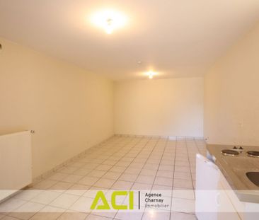 ST ALBAIN – STUDIO DE 33M2 DONNANT SUR COUR - Photo 2