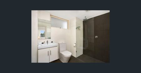 Fully Furnished Apartment With Knockout Harbour Views - Photo 4