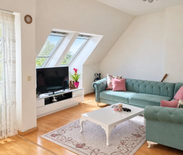 Hell und ruhig – Dachgeschosswohnung mit Südterrasse | ZELLMANN IMM... - Photo 1