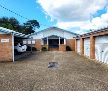 NEAT AND TIDY TWO BEDROOM UNIT CLOSE TO TOWN CENTRE - Photo 2