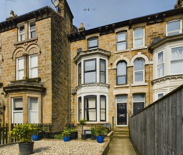 Flat to rent on - Photo 1