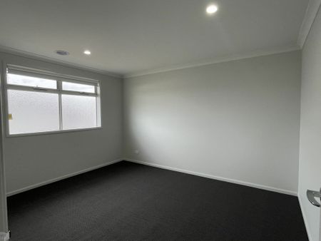 Brand-New 5-Bedroom Home Opposite The Dunes Village - Photo 5