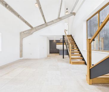 4 bedroom detached house to rent - Photo 3