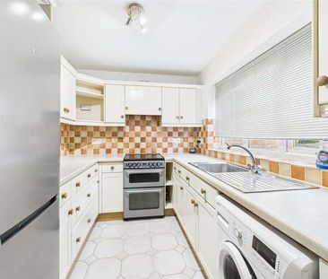 Inglewood Avenue, Camberley, Surrey, GU15 - Photo 1