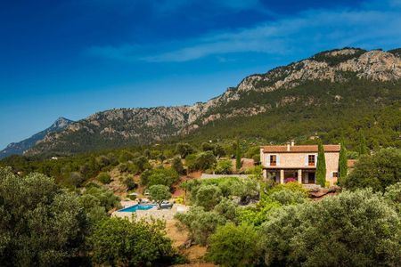 Luxury 4 bedroom Detached House for rent in Banyalbufar, Spain - Photo 3